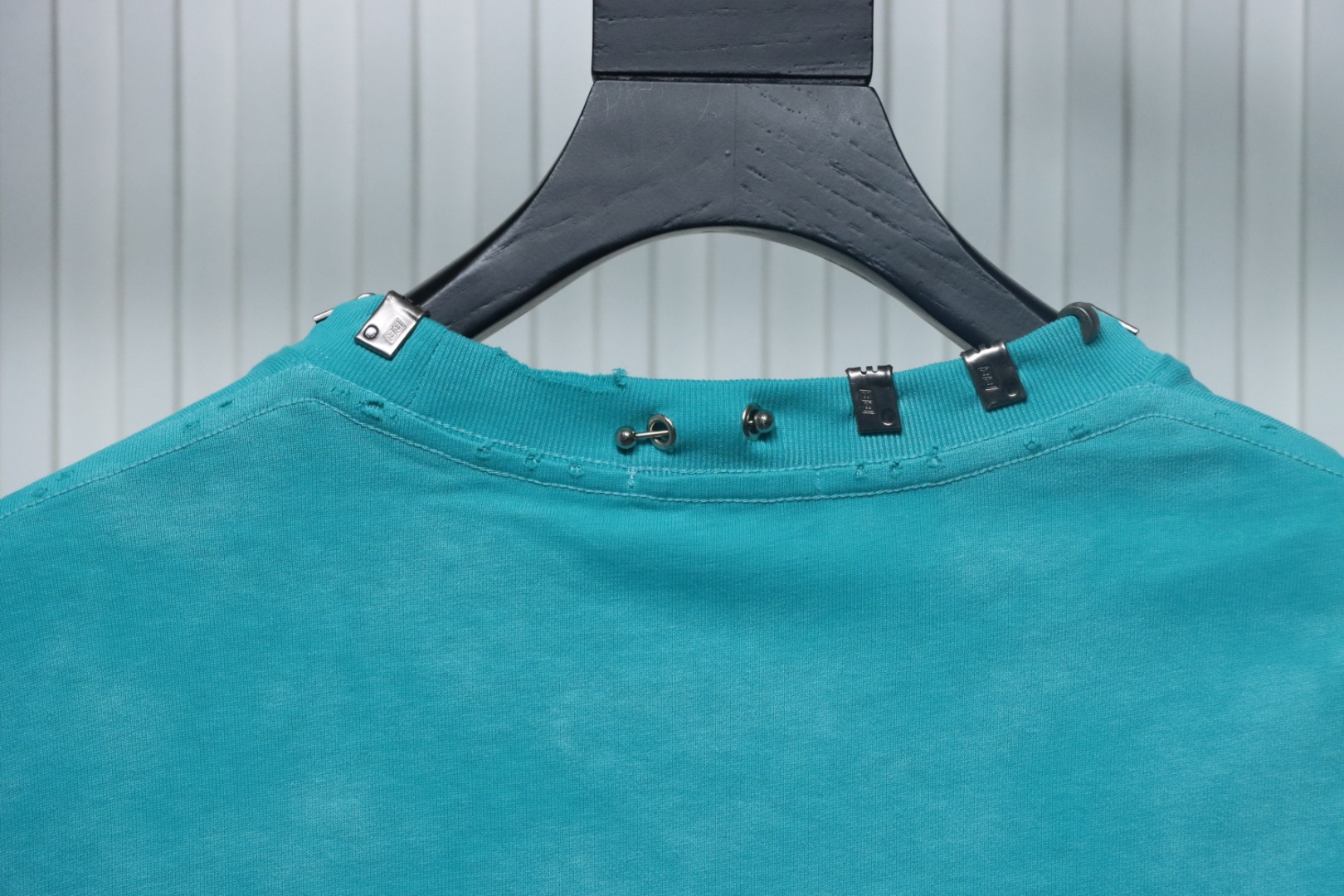 Balenciaga 23ss Rivet Puncture Washed Hole T-shirt Lake green