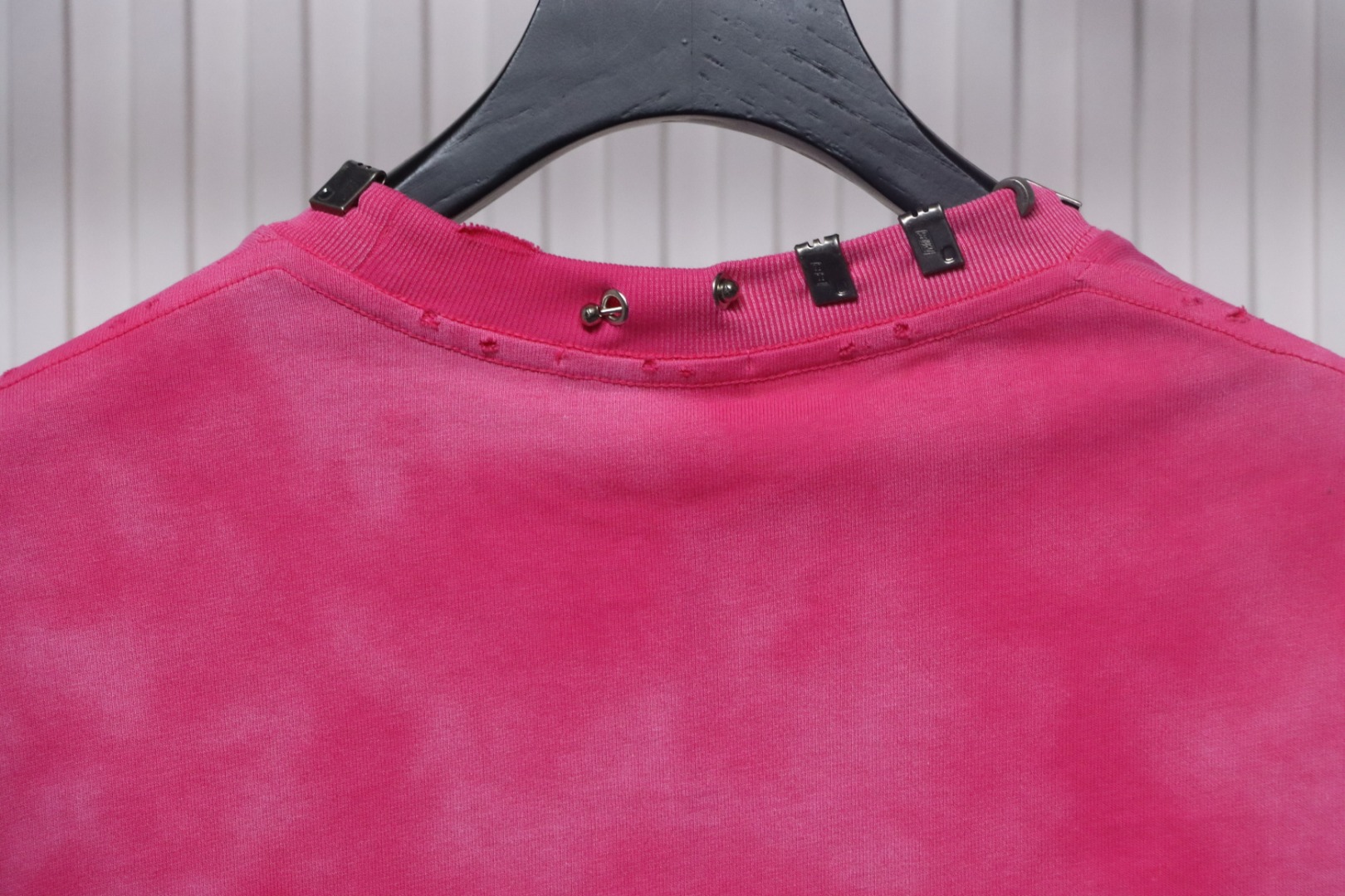 Balenciaga 23ss Rivet Puncture Washed Hole T-shirt Rose red