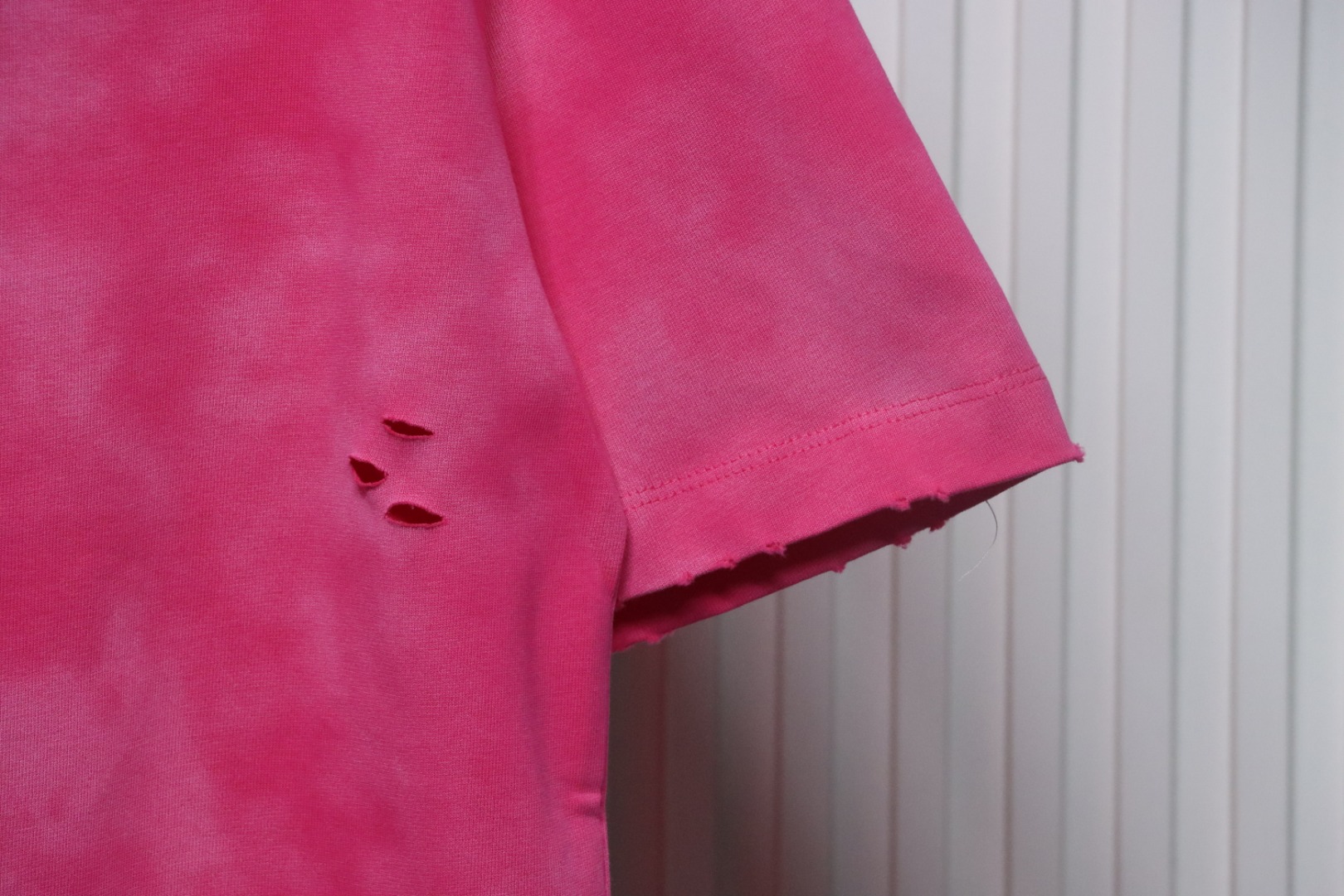 Balenciaga 23ss Rivet Puncture Washed Hole T-shirt Rose red