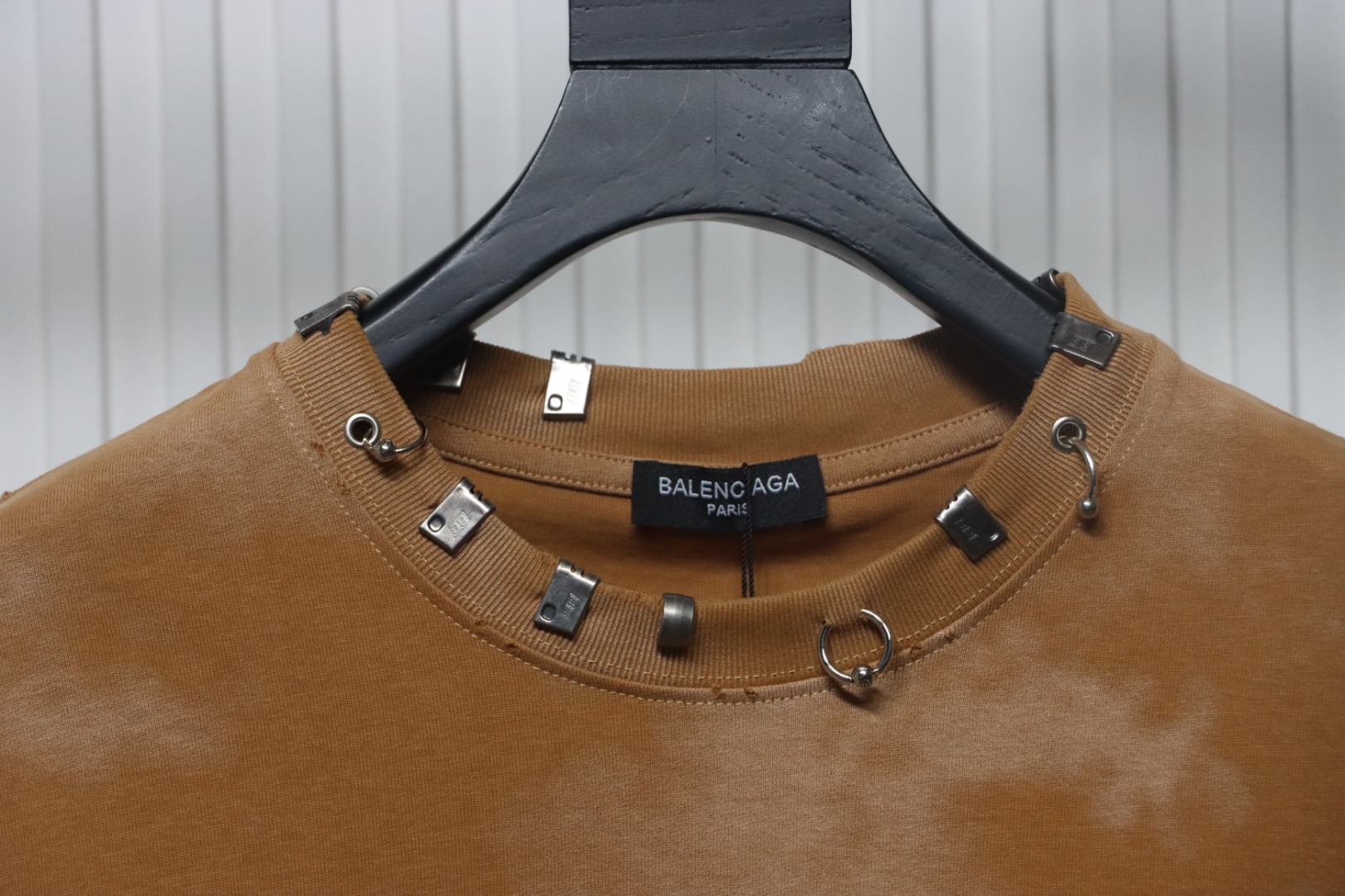 Balenciaga 23ss Rivet Puncture Washed Hole T-shirt Ochre