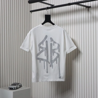 Balenciaga 25ss Dissolved Double B Letters Rhinestone Ripped T-shirt 02