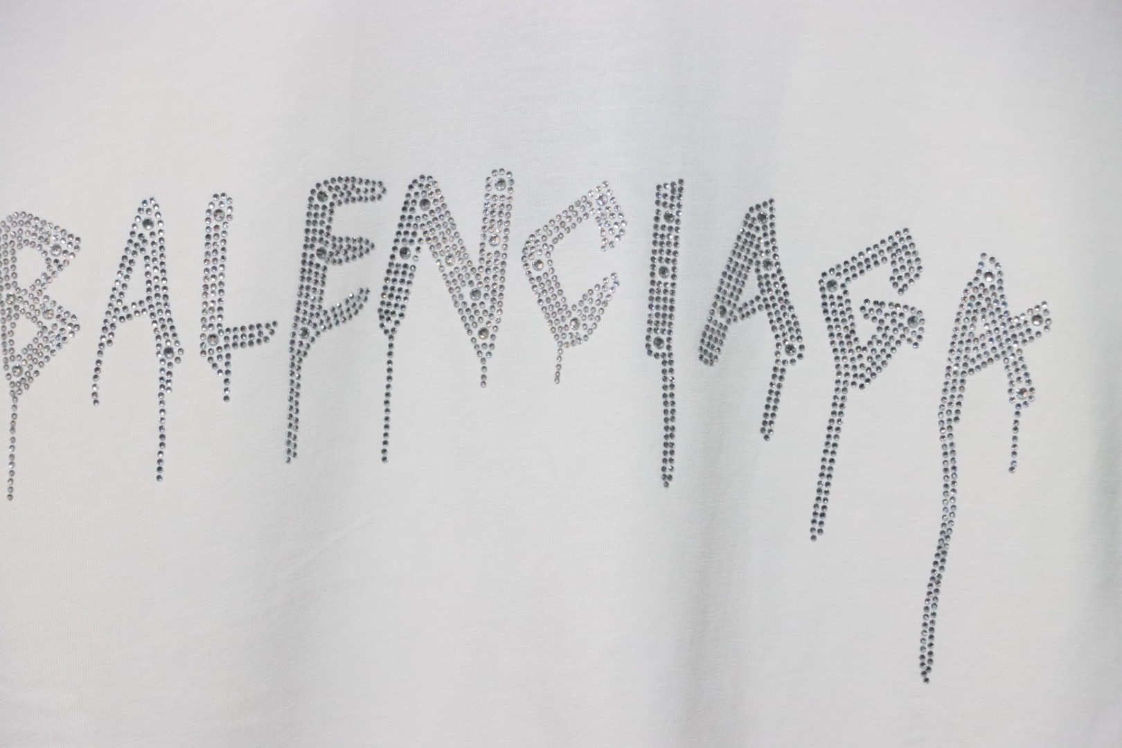 Balenciaga 25ss Dissolved Double B Letters Rhinestone Ripped T-shirt