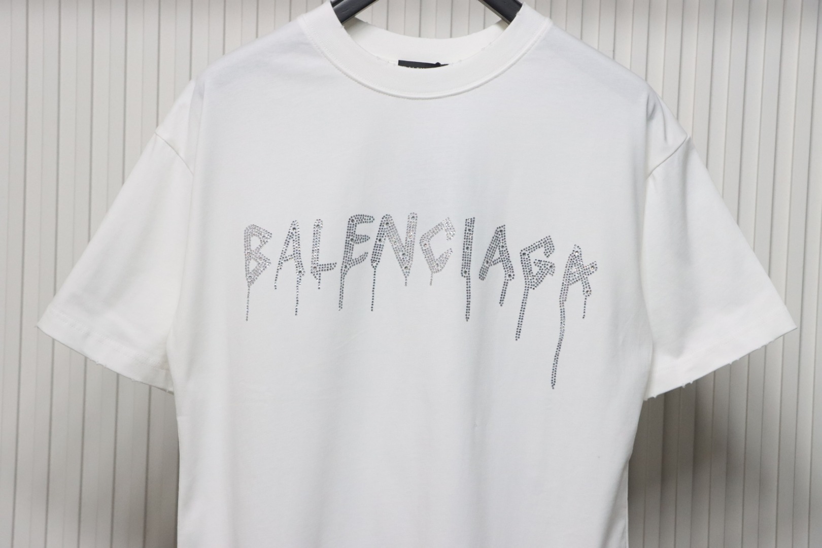 Balenciaga 25ss Dissolved Double B Letters Rhinestone Ripped T-shirt