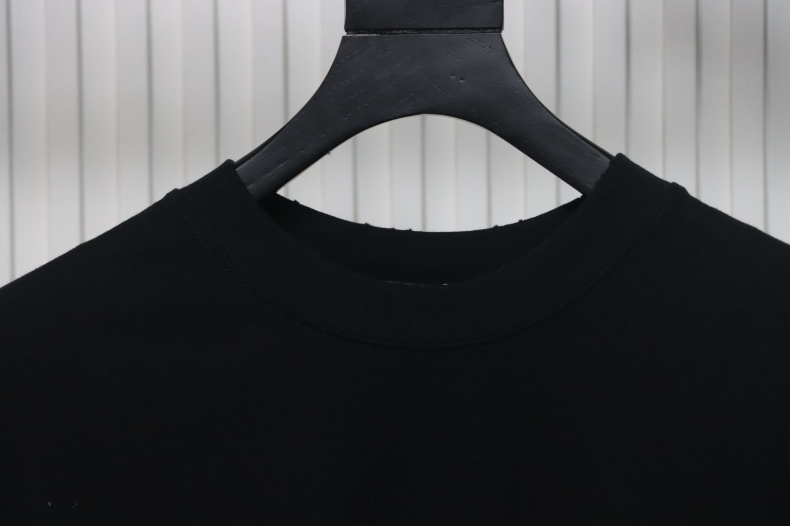 Balenciaga 25ss Dissolved Double B Letters Rhinestone Ripped T-shirt Black