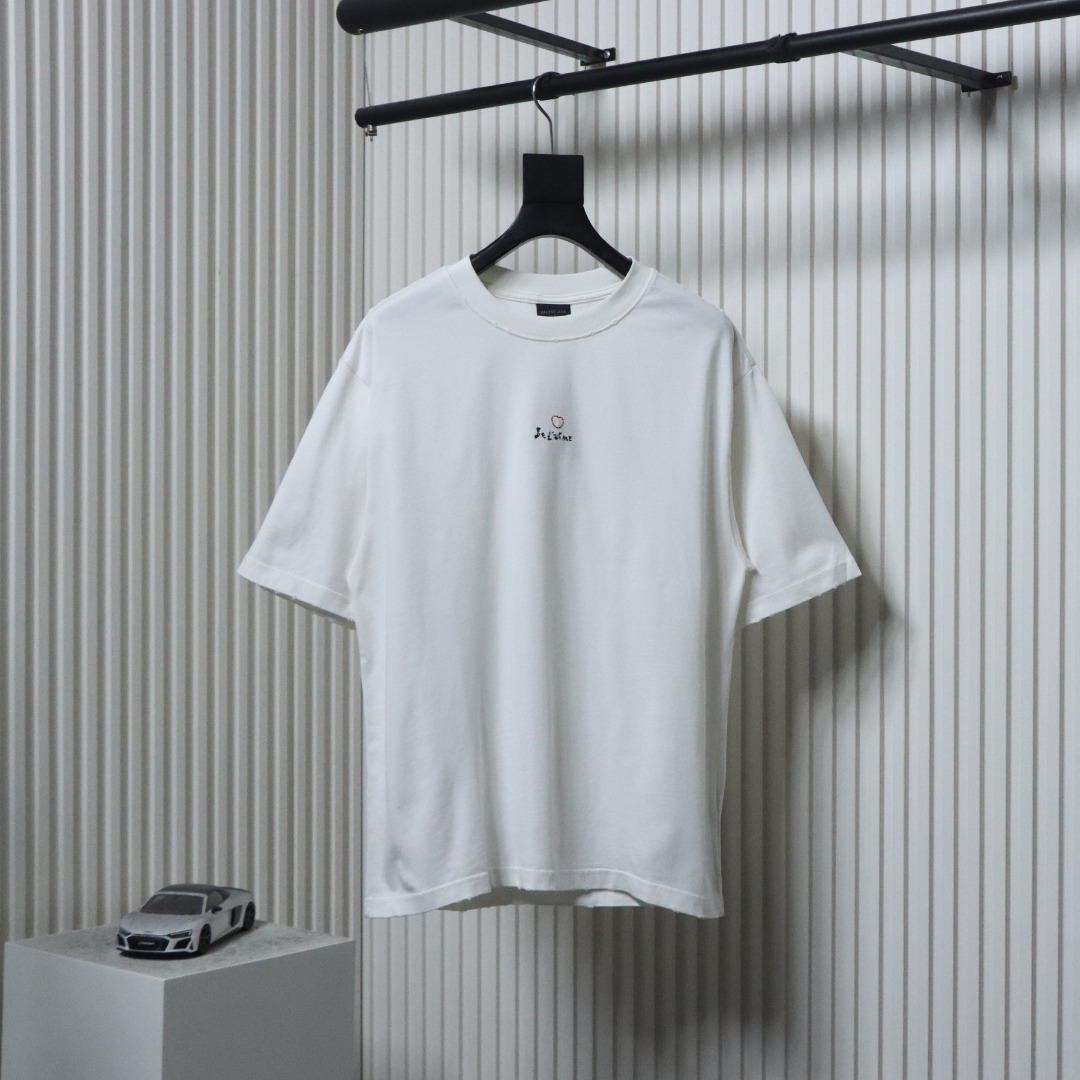 Balenciaga 25ss Hand-made Embroidered Small Heart Hole T-shirt 