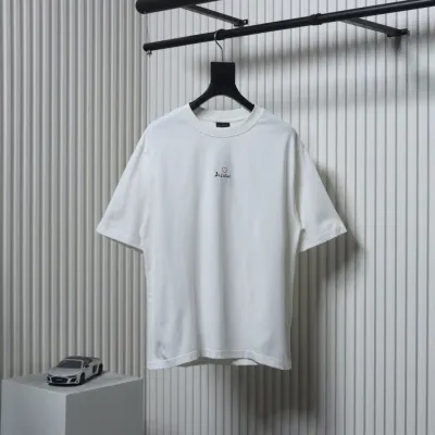Balenciaga 25ss Hand-made Embroidered Small Heart Hole T-shirt  01