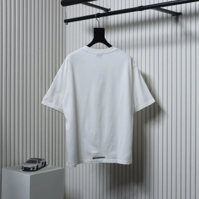 Balenciaga 25ss Hand-made Embroidered Small Heart Hole T-shirt  02
