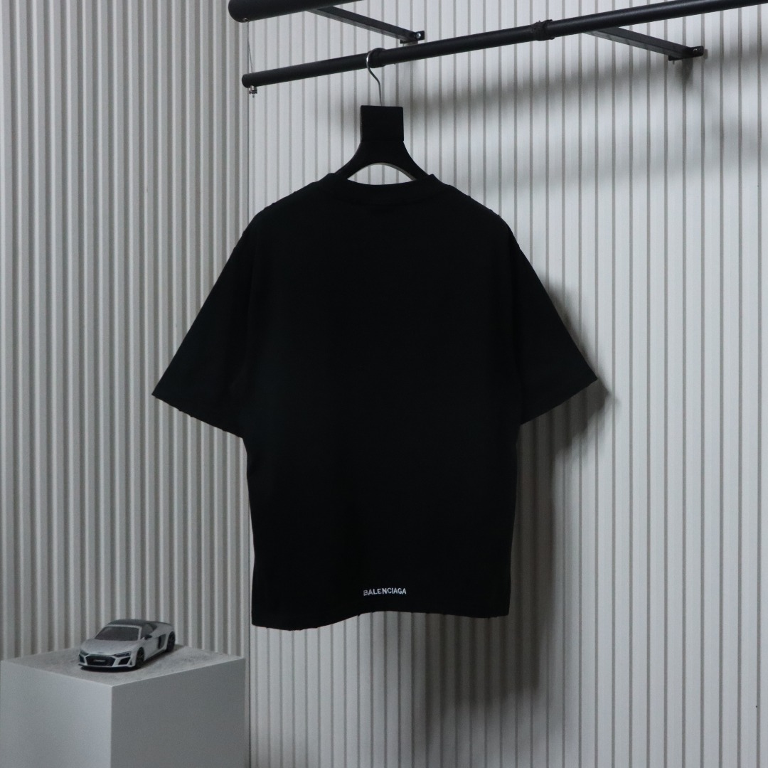 Balenciaga 25ss Hand-made Embroidered Small Heart Hole T-shirt Black