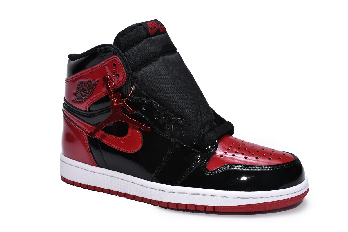TOP Version Air Jordan 1 High Banned Patent Leather isForbidden to Wear 555088-063