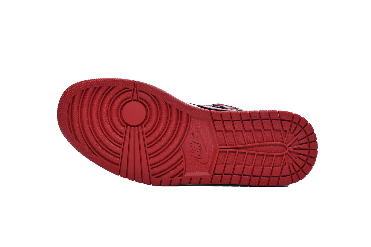 TOP Version Air Jordan 1 High Banned Patent Leather isForbidden to Wear 555088-063