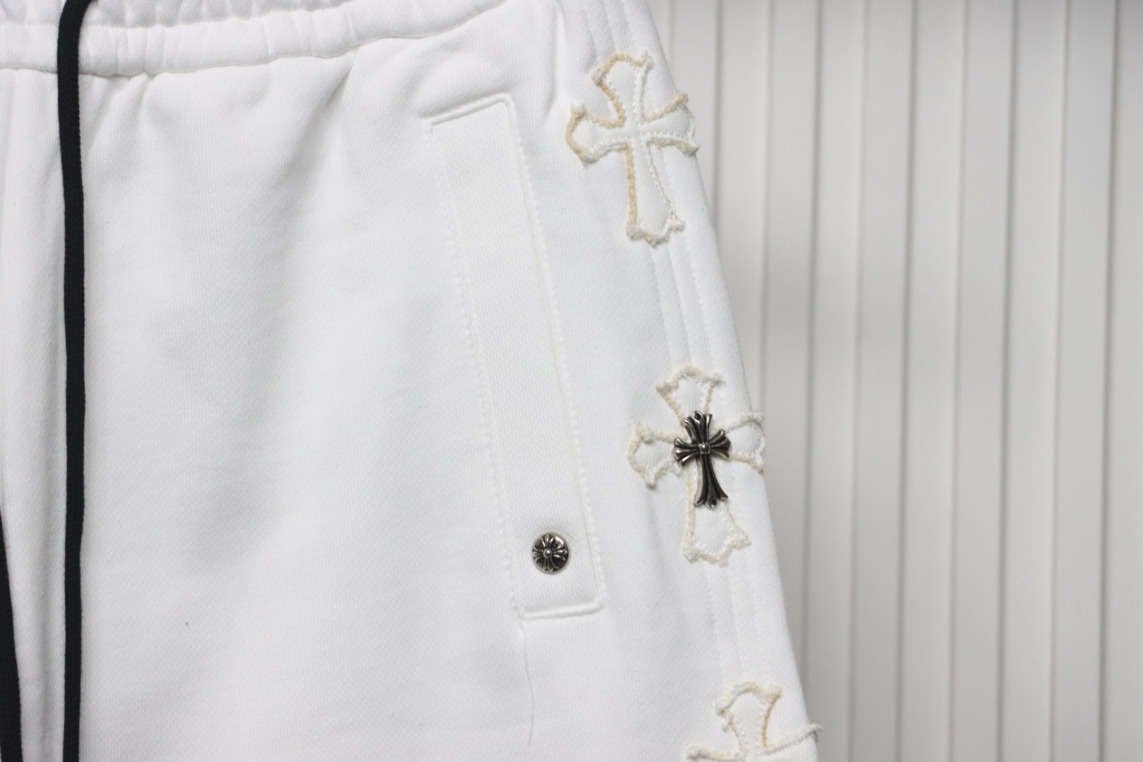  Chrome Hearts 24ss Patch Cross Sanskrit Logo Shorts White