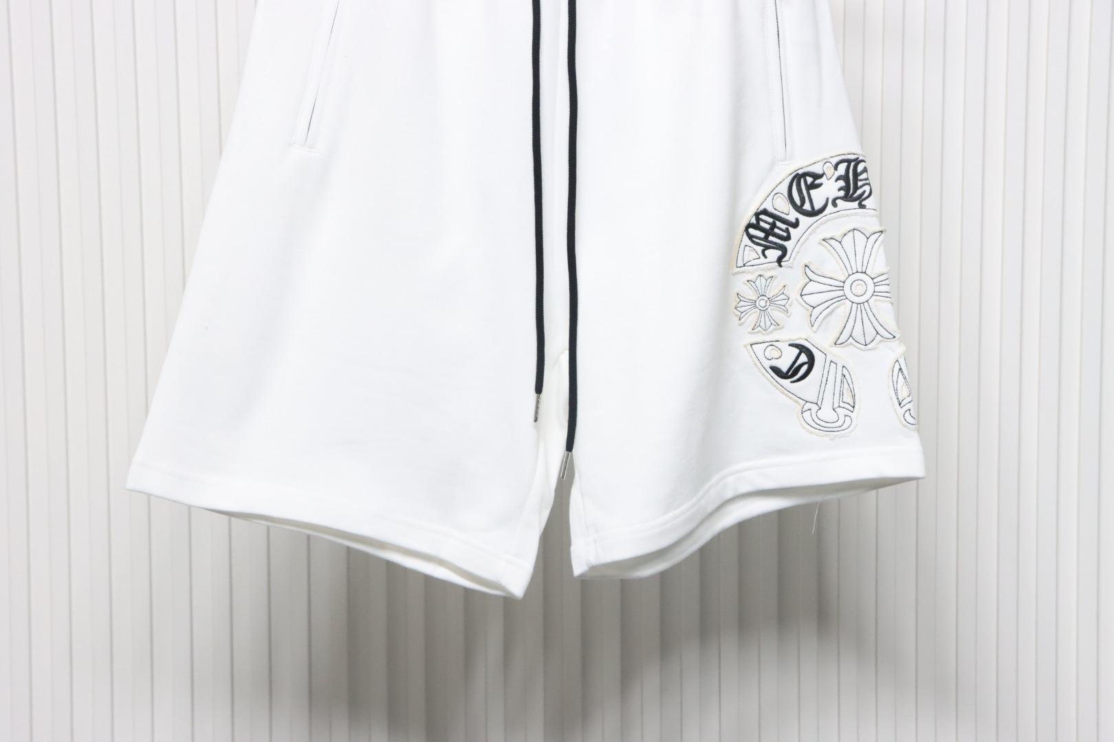Chrome Hearts 24ss Appliqué Cross Sanskrit Scroll Embroidered Shorts White