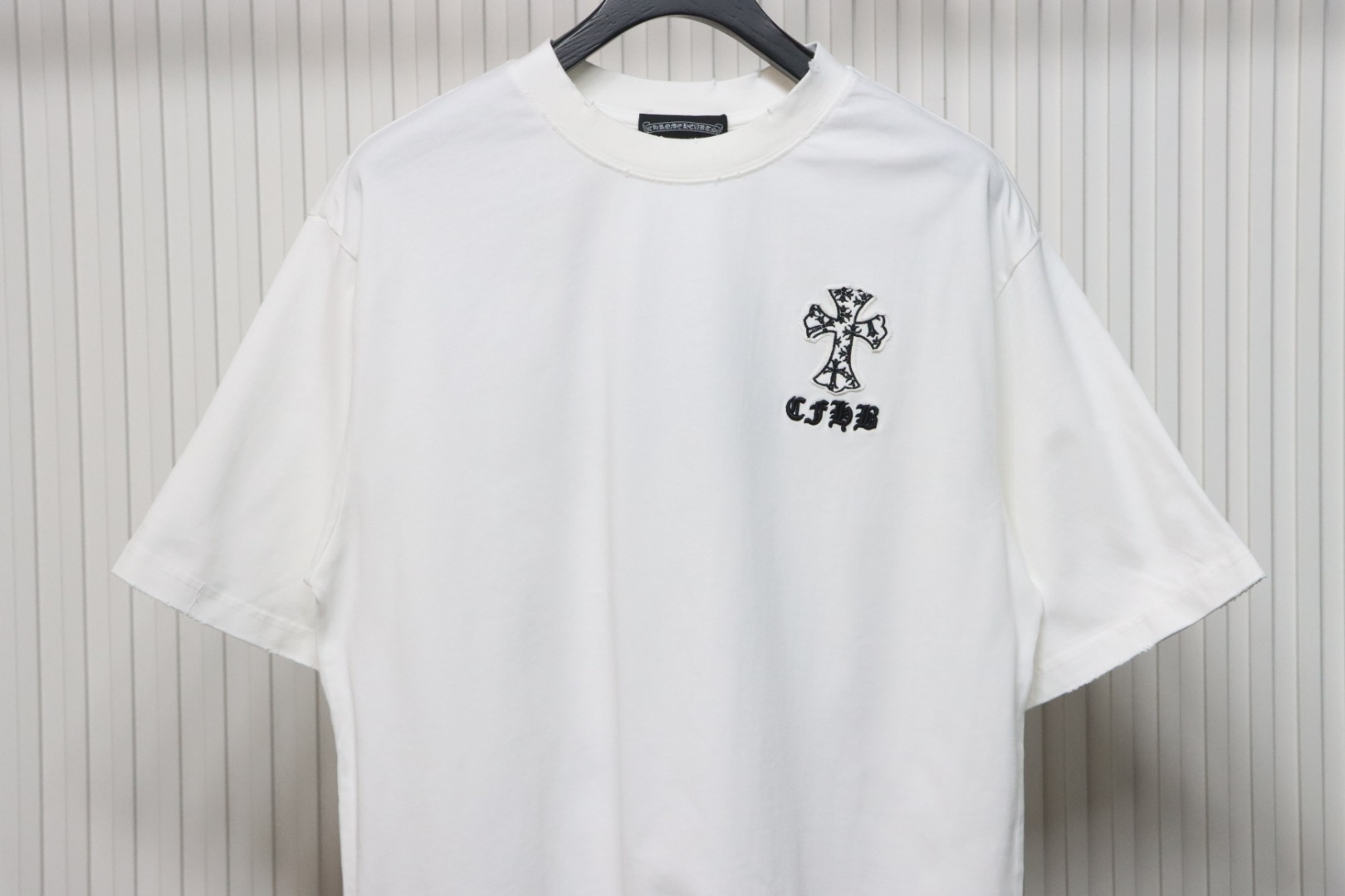 Chrome Hearts 25ss Catwalk Cross Patch Embroidery Washed Burnt Flower T-shirt White