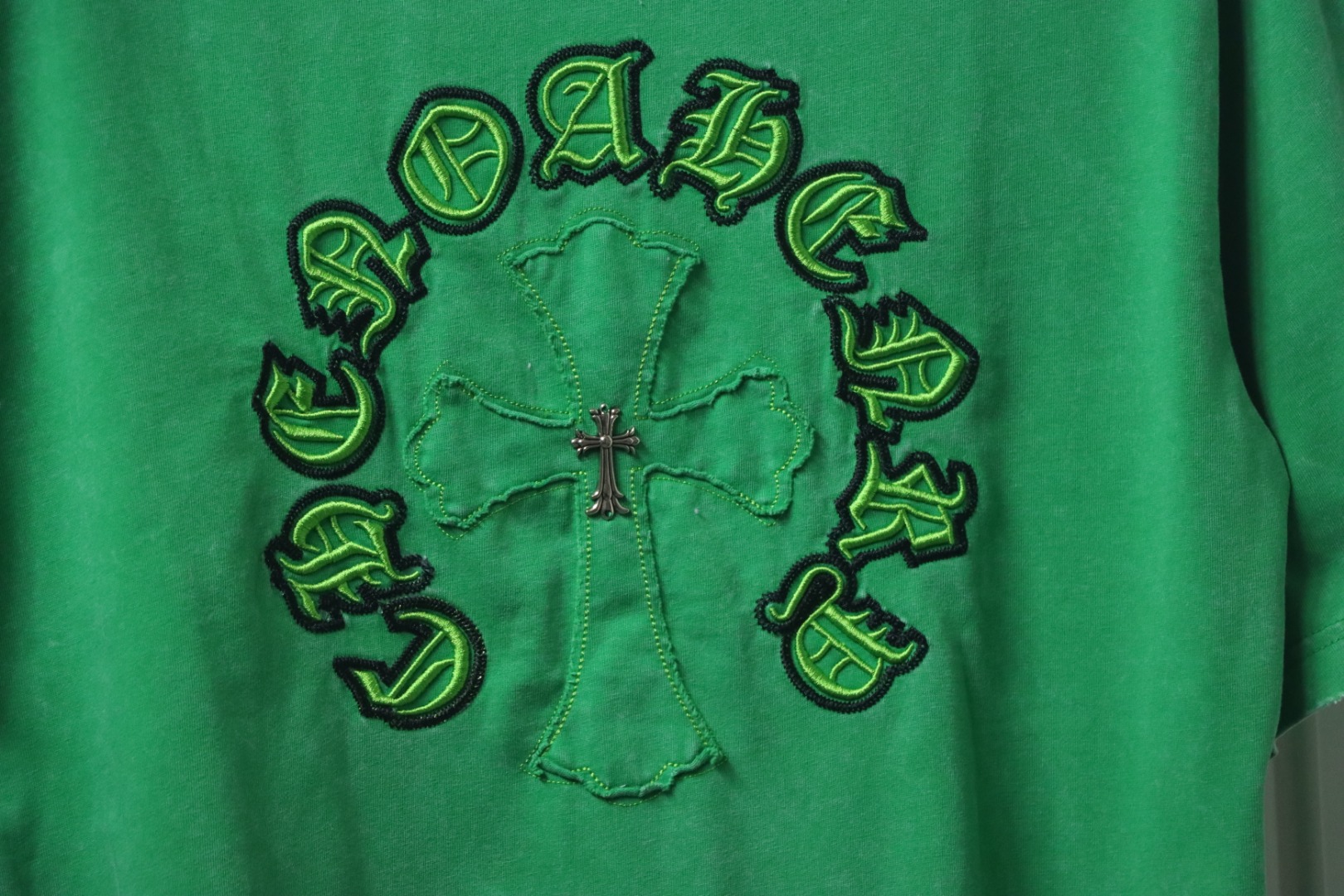 Chrome Hearts 25ss Sanskrit Horseshoe Cross Patch Embroidered Washed T-shirt Green