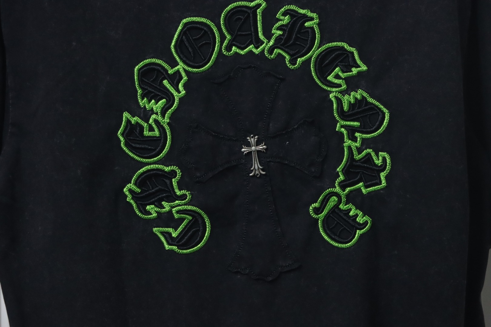 Chrome Hearts 25ss Sanskrit Horseshoe Cross Patch Embroidered Washed T-shirt Black