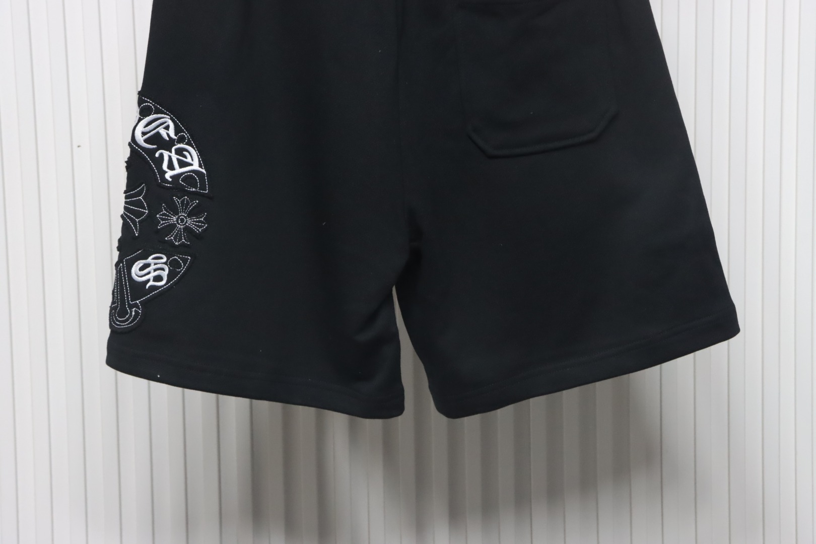 Chrome Hearts 24ss Appliqué Cross and Scroll Embroidered Shorts Black