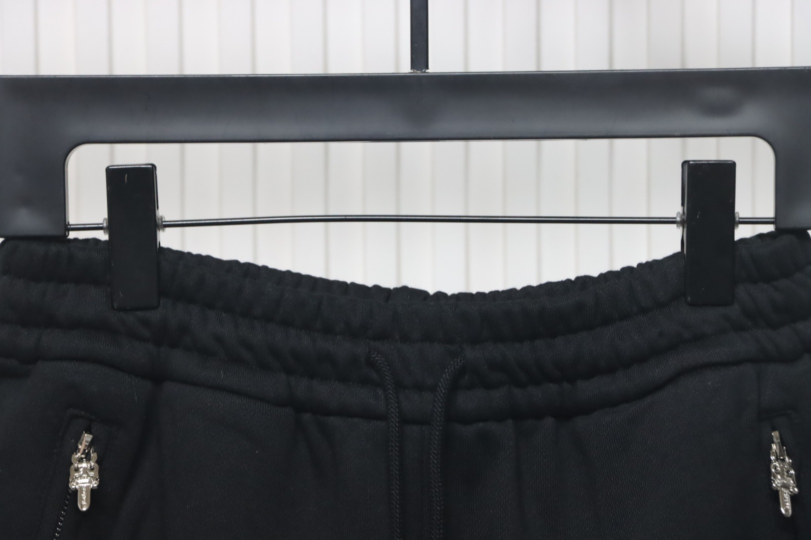 Chrome Hearts 24ss Appliqué Cross and Scroll Embroidered Shorts Black