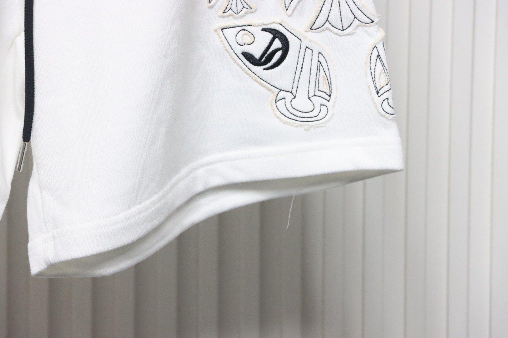 Chrome Hearts 24ss Appliqué Cross and Scroll Embroidered Shorts White