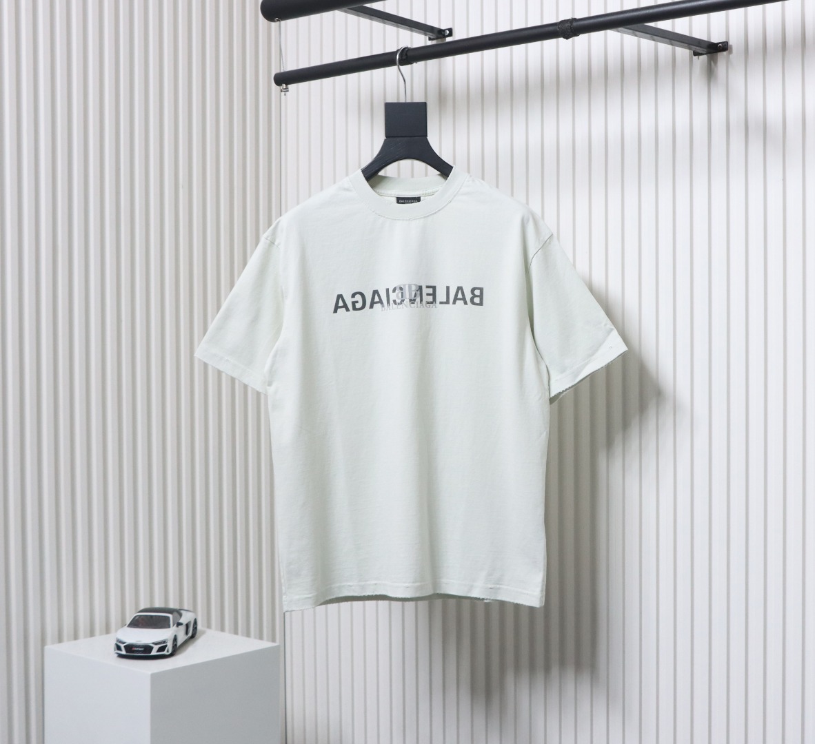 Balenciaga 25ss Reverse Letter Double B Print Washed Holes T-shirt White