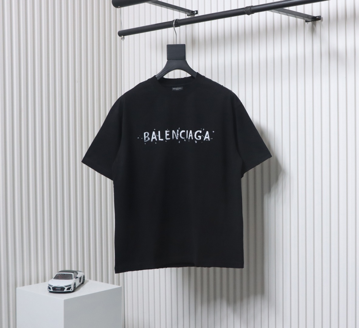 Balenciaga 25ss Letter Double B Hand-painted Washed Hole T-shirt Black