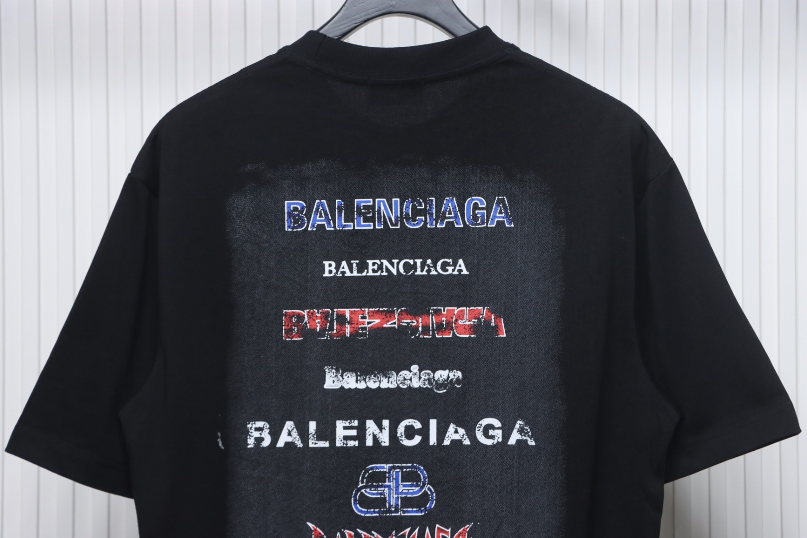 Balenciaga 25ss Mottled Multi-line Lettering On The Back T-shirt Black