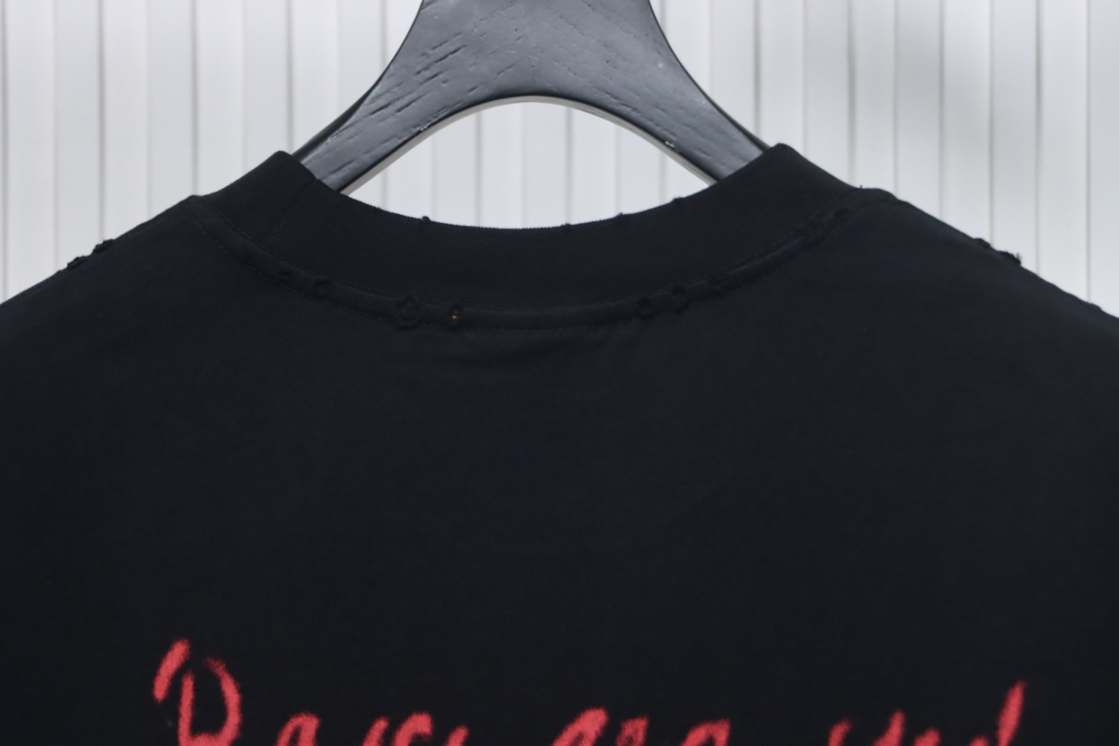 Balenciaga 25ss Valentine's Day Limited Edition Heart Slogan Ripped T-shirt Black
