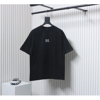 Under Armor 𝘽𝘼𝙇𝙀𝙉𝘾𝙄𝘼𝙂𝘼 × 𝙐𝙣𝙙𝙚𝙧 𝘼𝙧𝙢𝙤𝙪𝙧 BLCG × UA 25SS Cross-border Joint Embroidery T-shirt Black 01