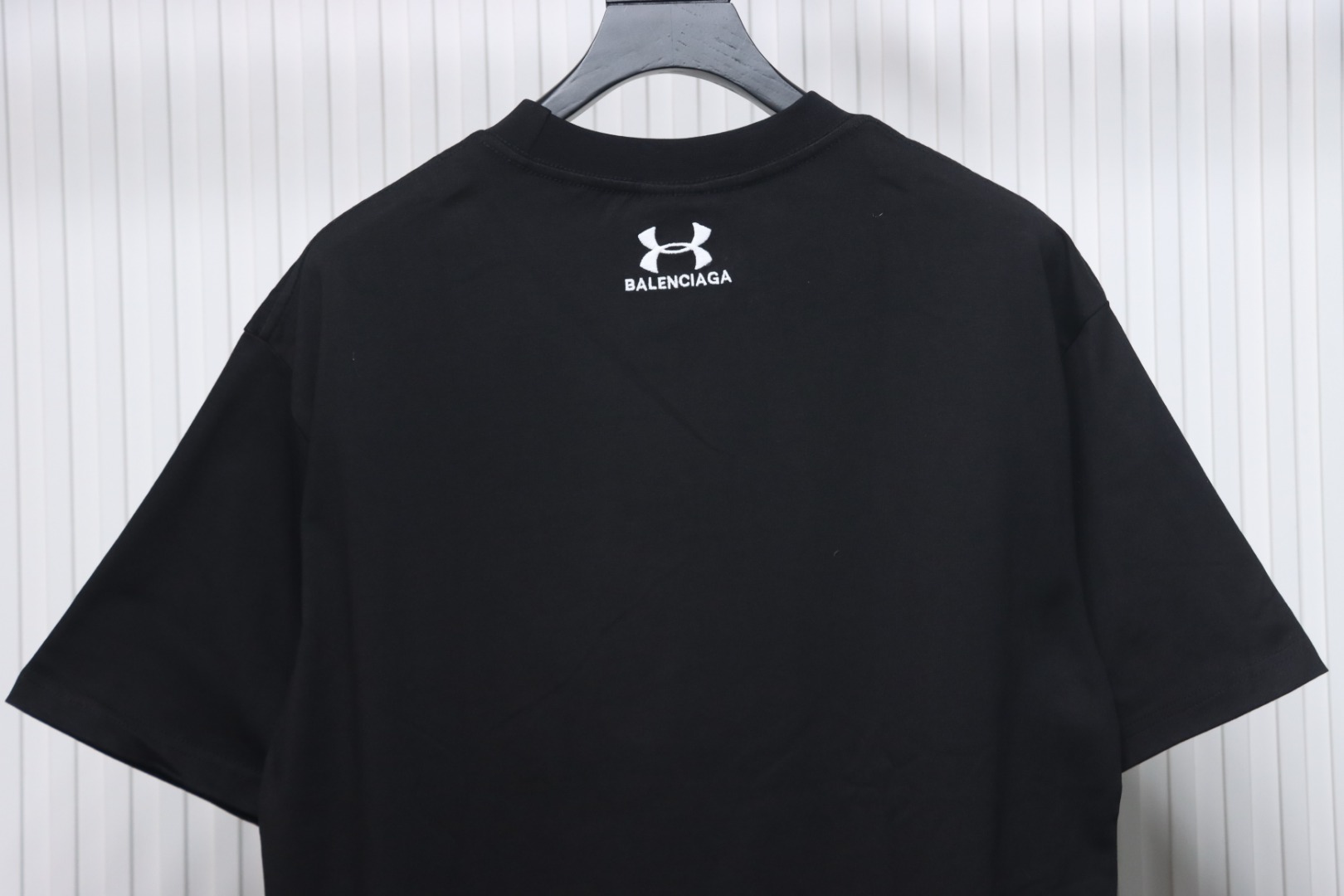 Under Armor 𝘽𝘼𝙇𝙀𝙉𝘾𝙄𝘼𝙂𝘼 × 𝙐𝙣𝙙𝙚𝙧 𝘼𝙧𝙢𝙤𝙪𝙧 BLCG × UA 25SS Cross-border Joint Embroidery T-shirt Black