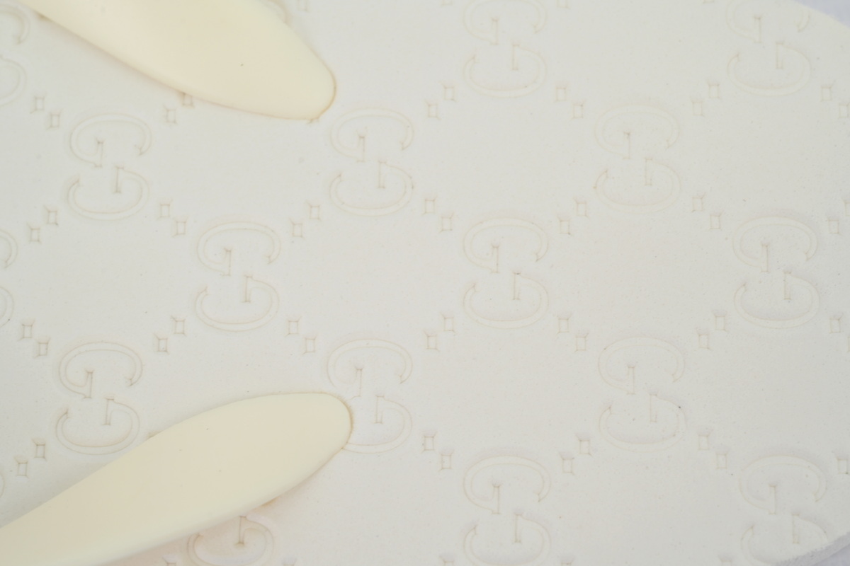 Gucci Slippers Gold Printed Rice White