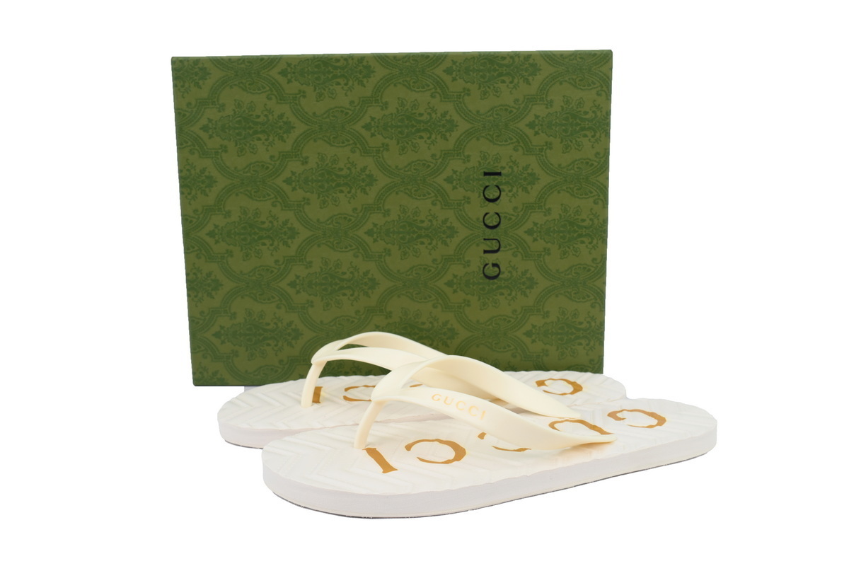 Gucci Flip Flops Logo Bottom Beige