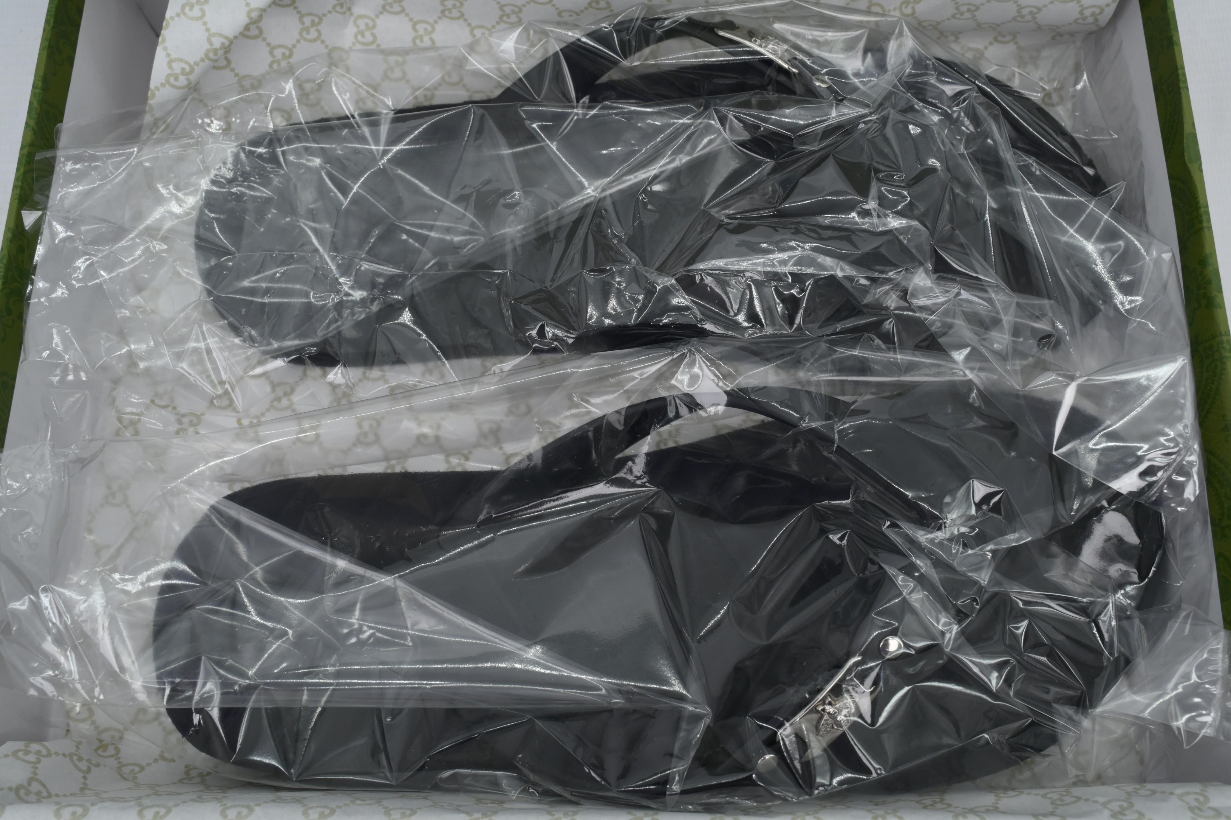 Gucci Flip Flops Black