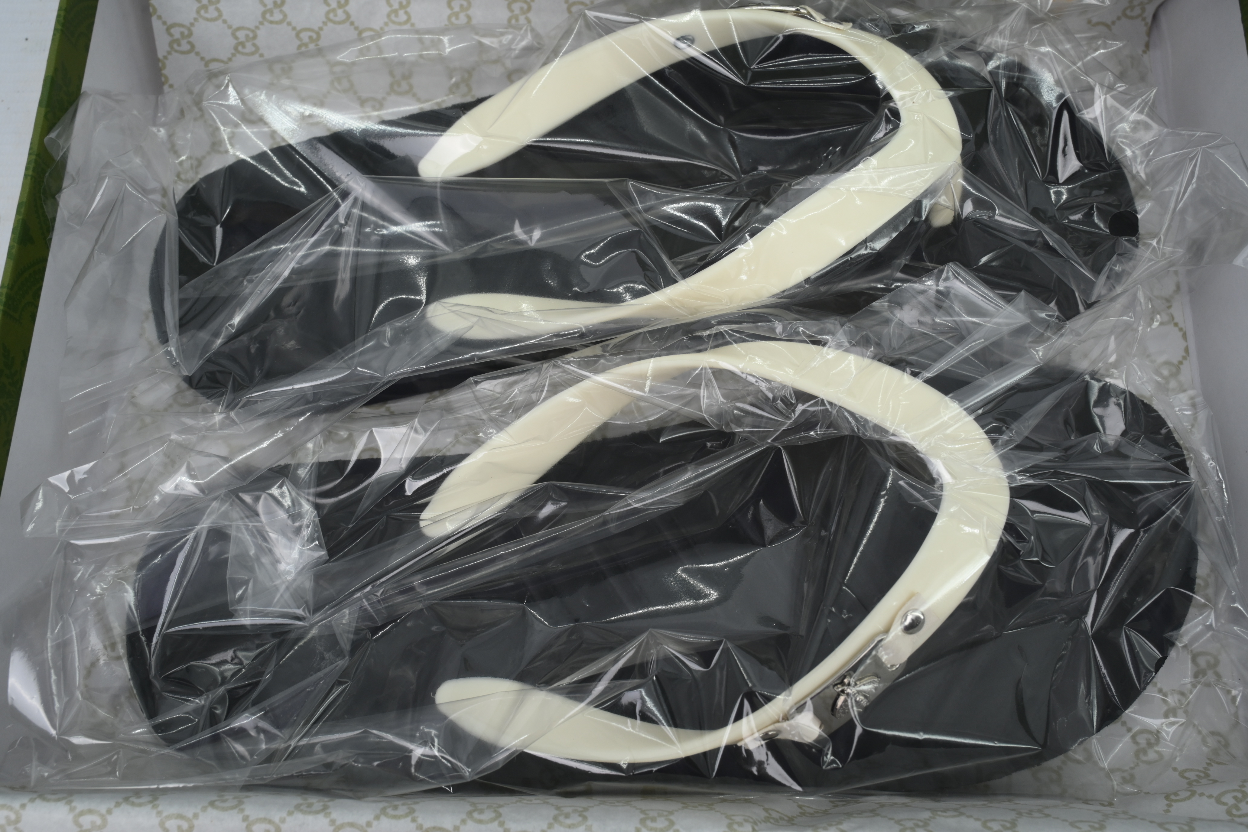 Gucci Flip Flops Black And White