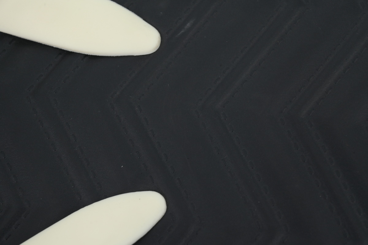 Gucci Slippers Double G White Black