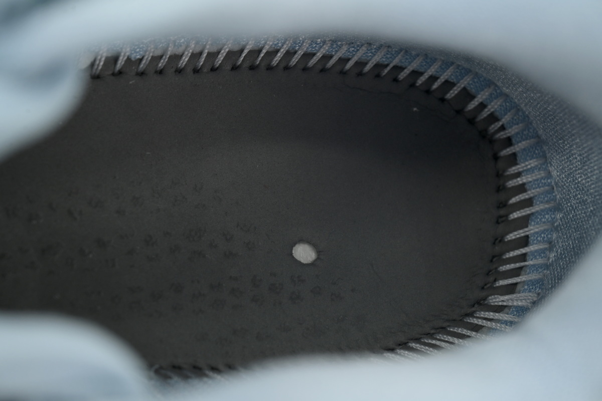 Caitlin Clark x Zoom Kobe 6 Protro Light Armory Blue IQ3672-400