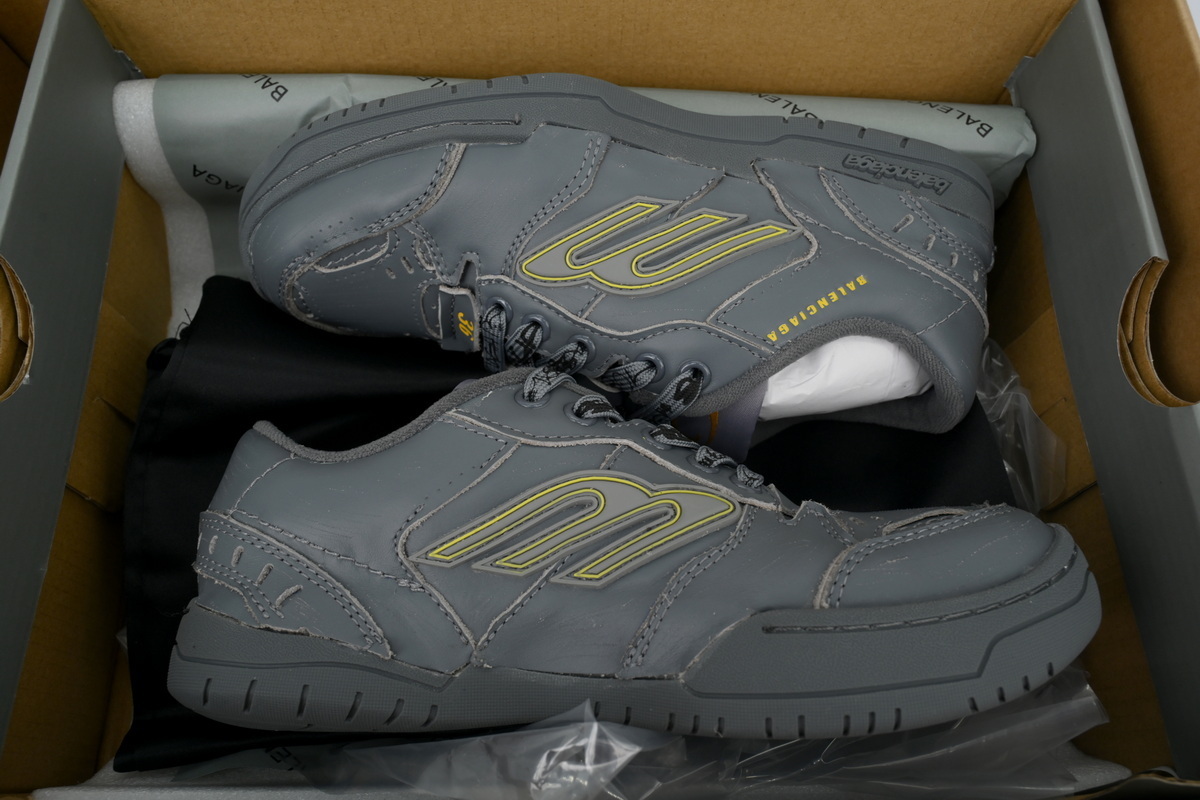 Balenciaga HAMPTONS WORN-OUT Grey 841765 WCURB 9141