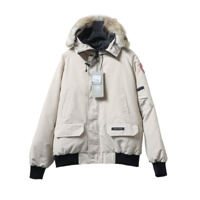 Canada Goose Chilliwack Bomber Jacket Short Down Jacket PBI White 01