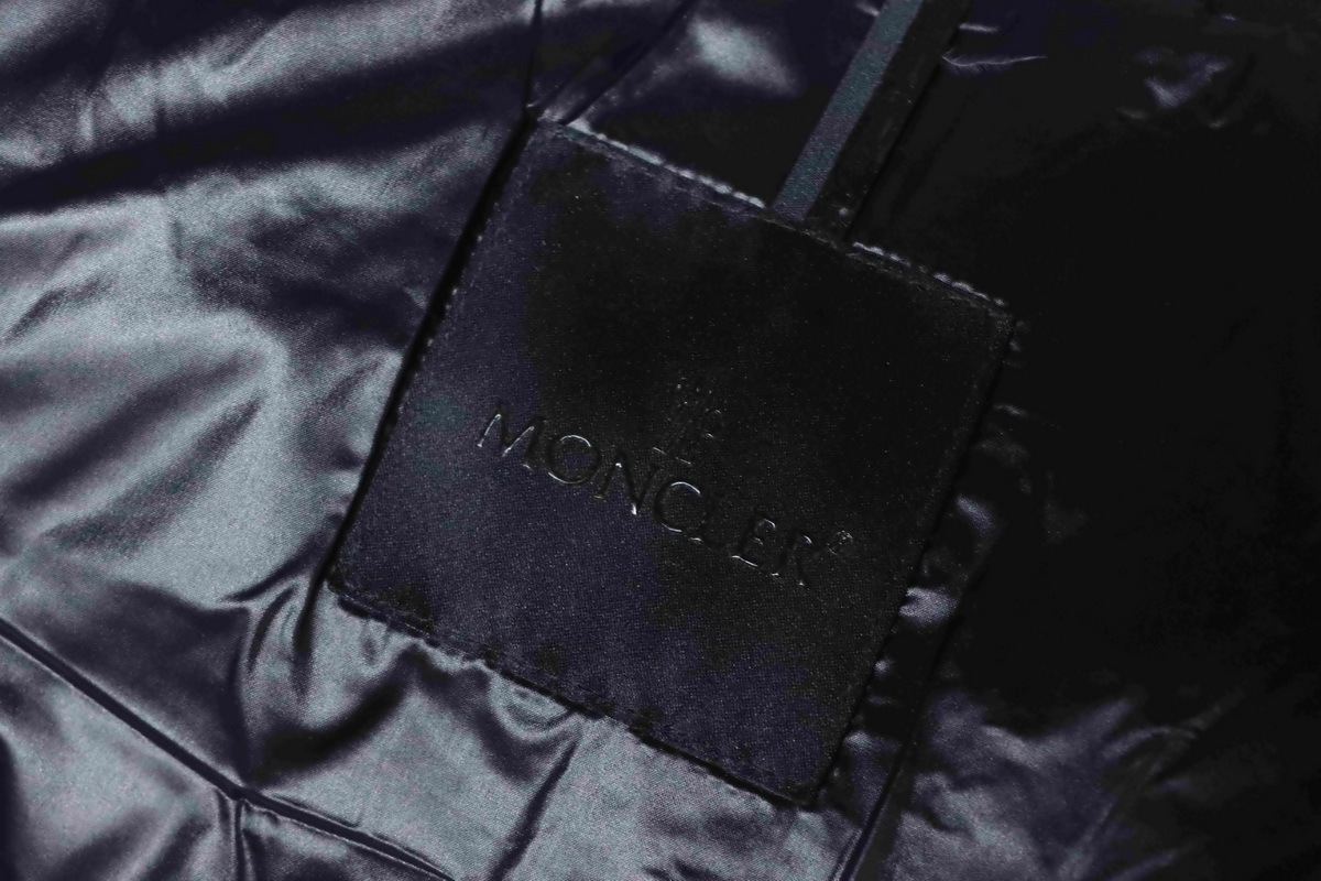 Moncler Black-Gray Madeira Hooded Short Down Jacket