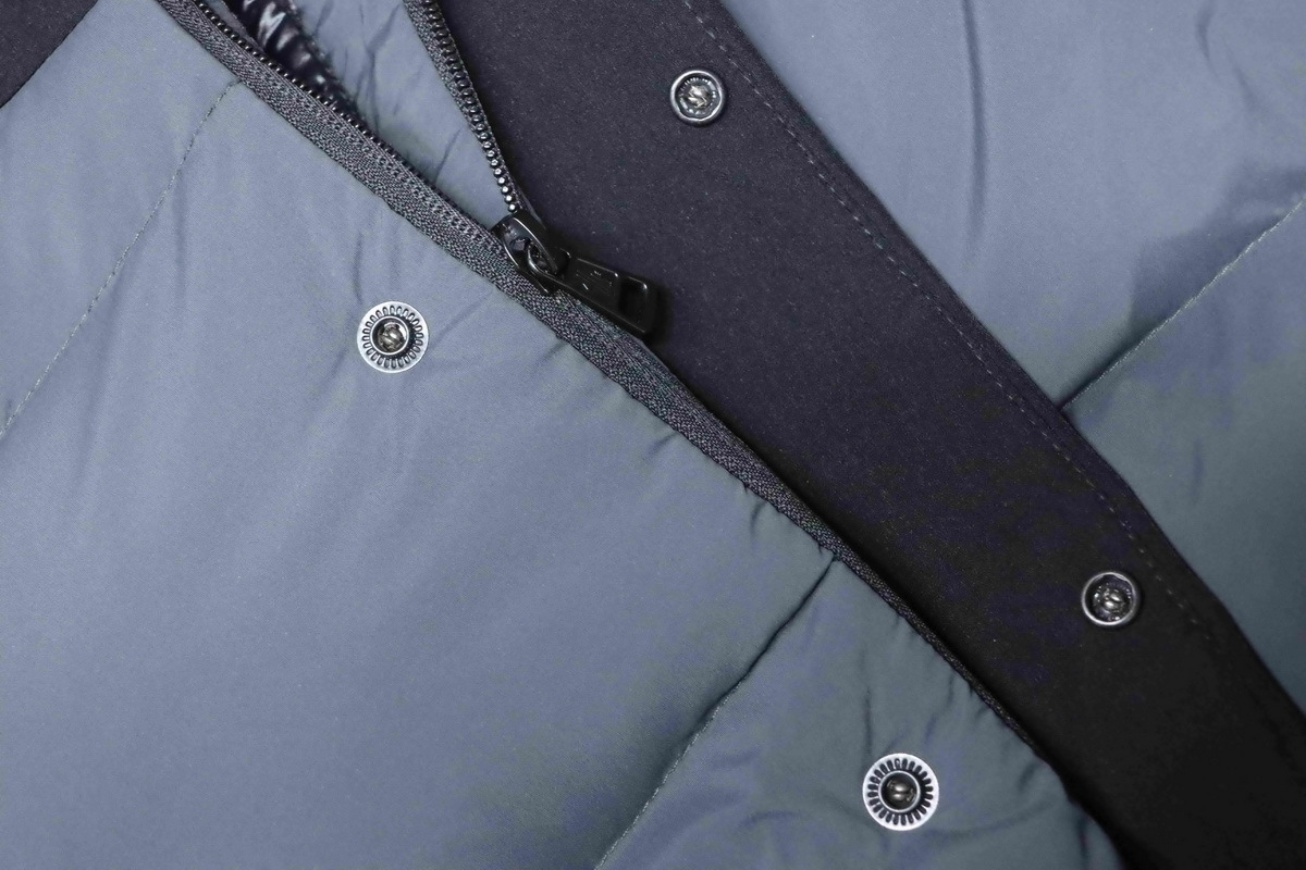 Moncler Black-Gray Madeira Hooded Short Down Jacket