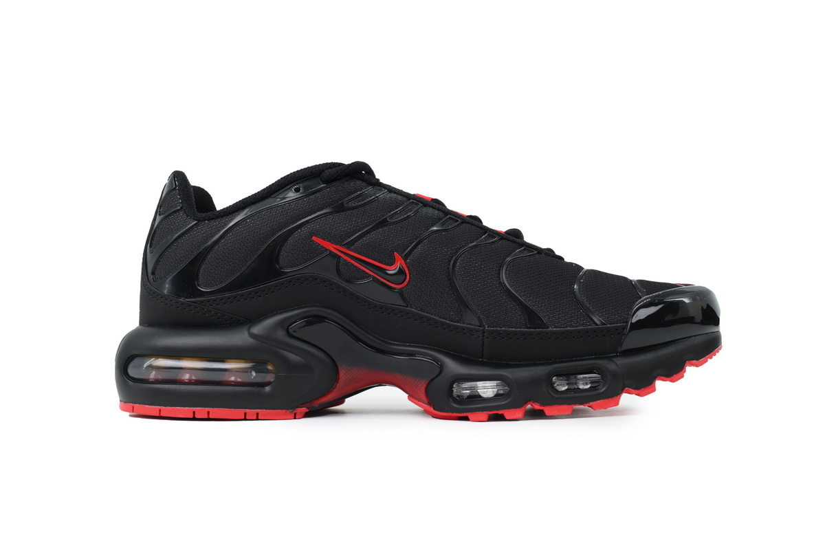 Nike Air Max Plus Sith Lightsaber IM4868-010
