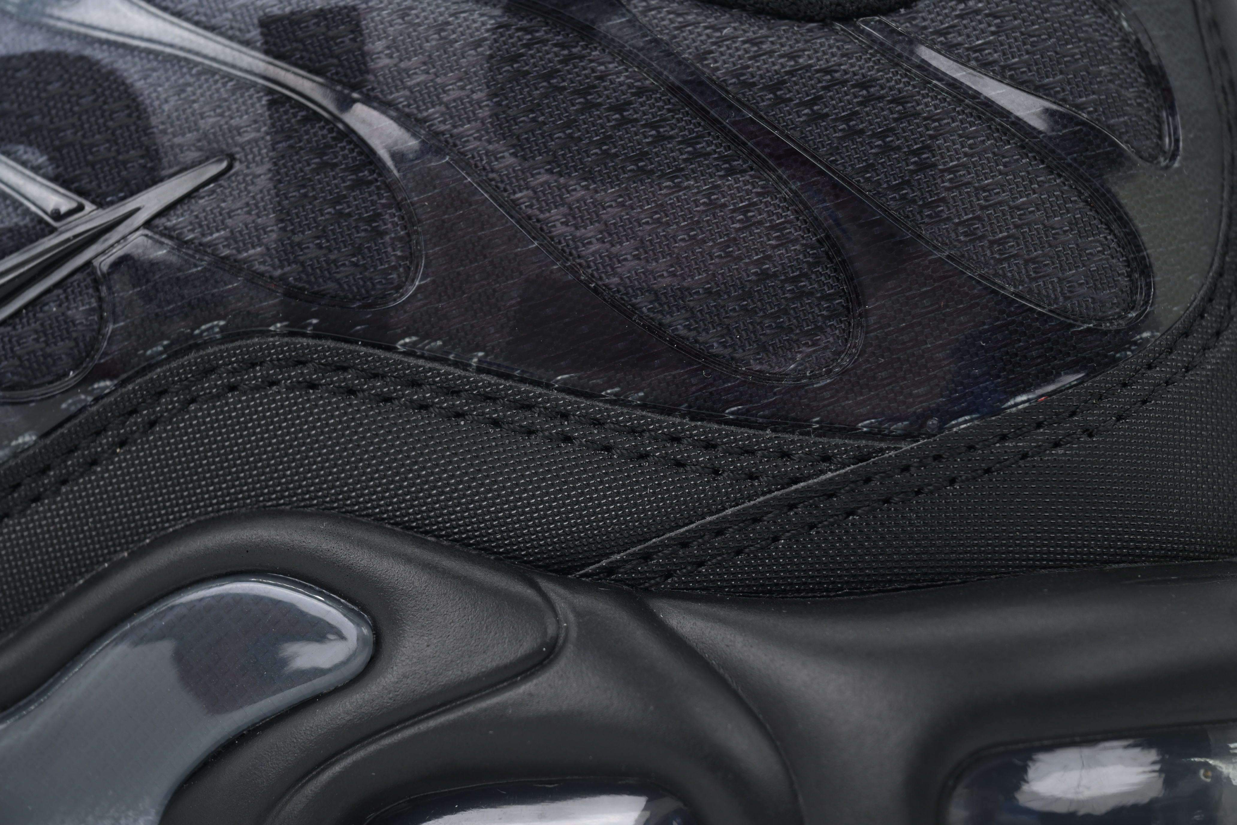 Nike Paris Saint-Germain x Air Max Plus Black Particle Grey IB2253-001