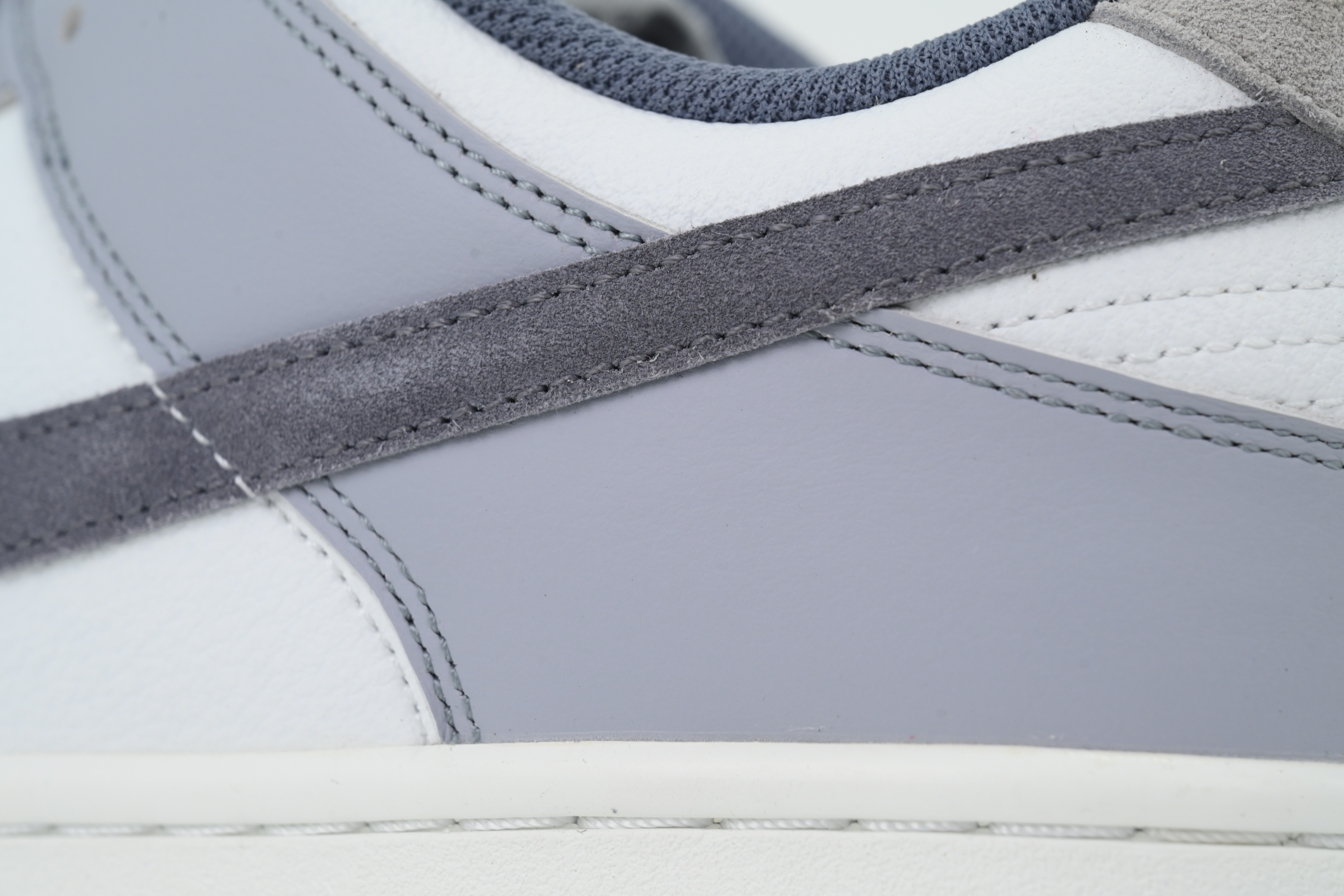 Nike Dunk Low SE Light Carbon FJ4188-100