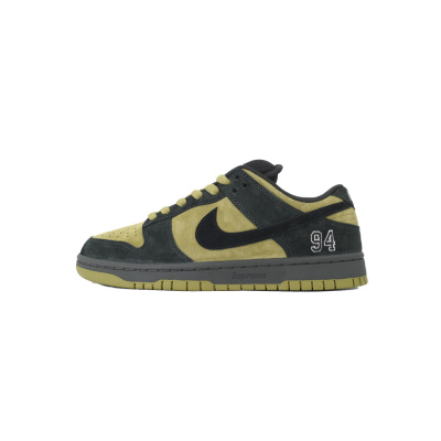 Nike Supreme x Dunk Low SB Camper Green HQ8487-300 01