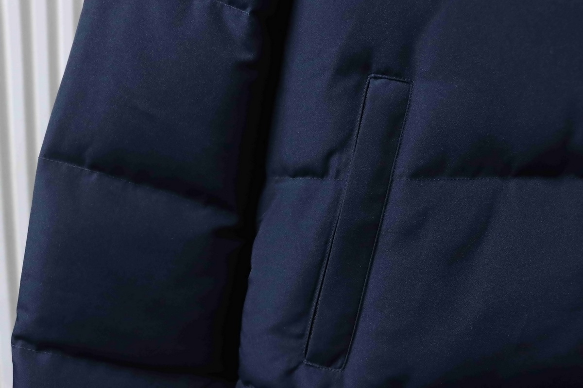 Canada Goose 17 Red Lable Down Jacket Dark Blue