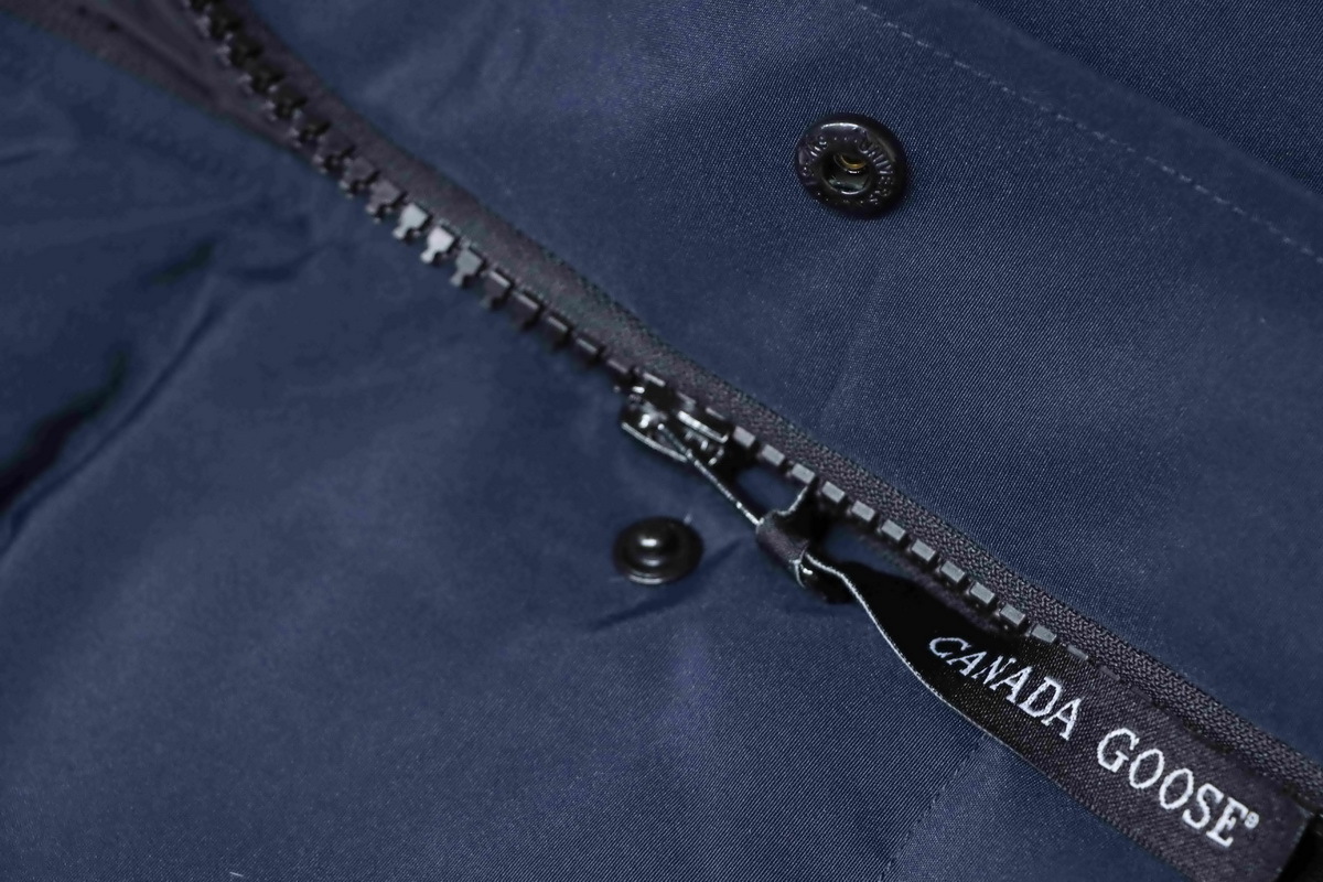 Canada Goose 17 Red Lable Down Jacket Dark Blue