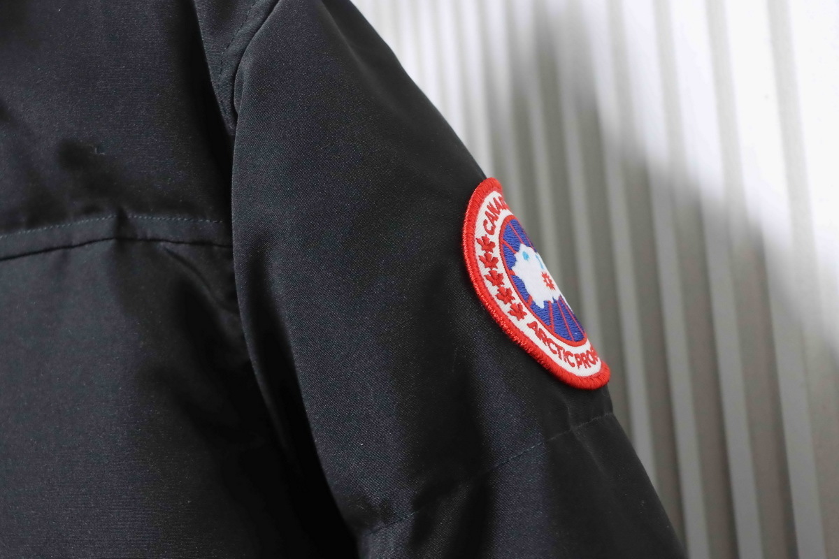 Canada Goose 17 Red Label Model Down Jacket Black