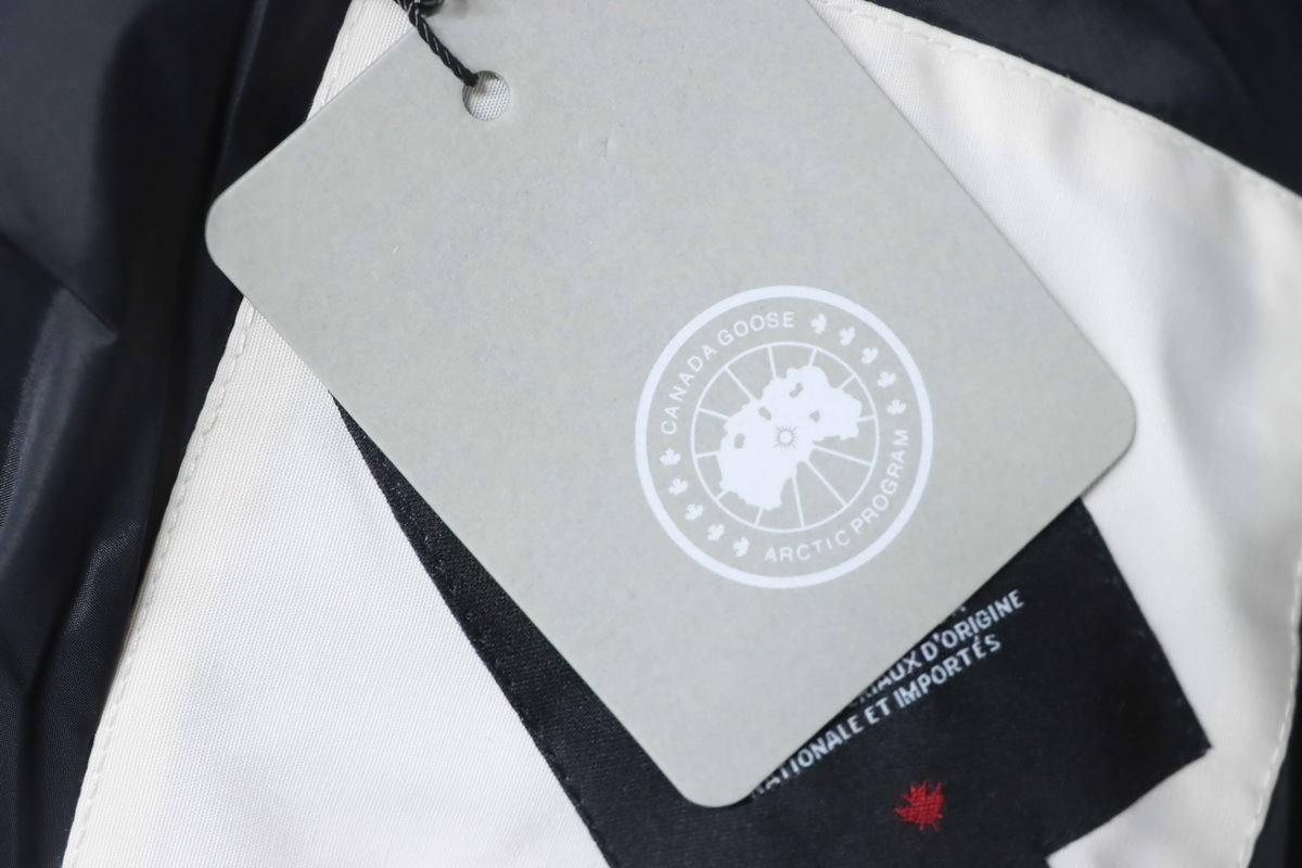 Canada Goose 388M Classic Parker 29 Down Jacket White