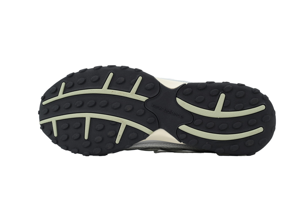 New Balance 204L Silver Metallic Sage Green U204LSWB