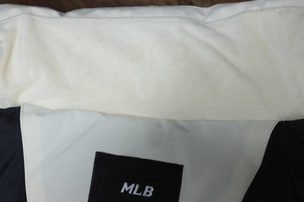 MLB 2nd Generation White Workwear Down Jacket With Large Fur Collar