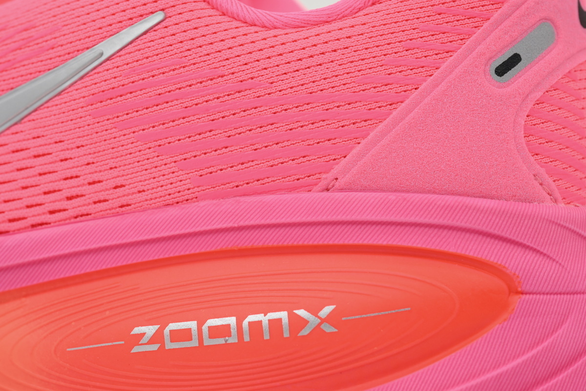 NIKE Vomero 18 SE Digital Pink HM6804-602