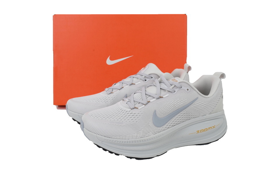 NIKE Vomero 18 SE Grey HM6803-009